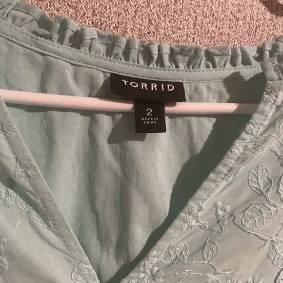 Torrid Green Pleated V-Neck‎ Tunic - Picture 2 of 7